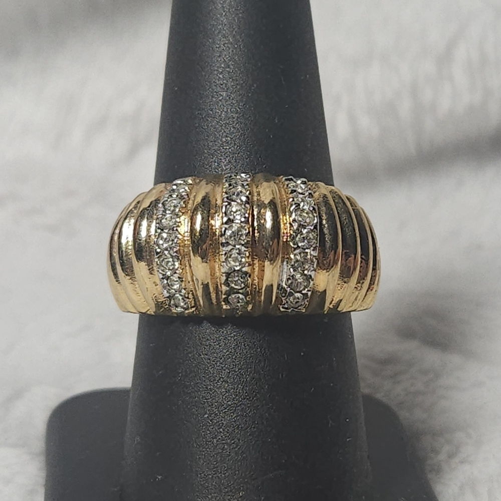 18KT Gold Clear Crystal Scalloped Ring, 9.5